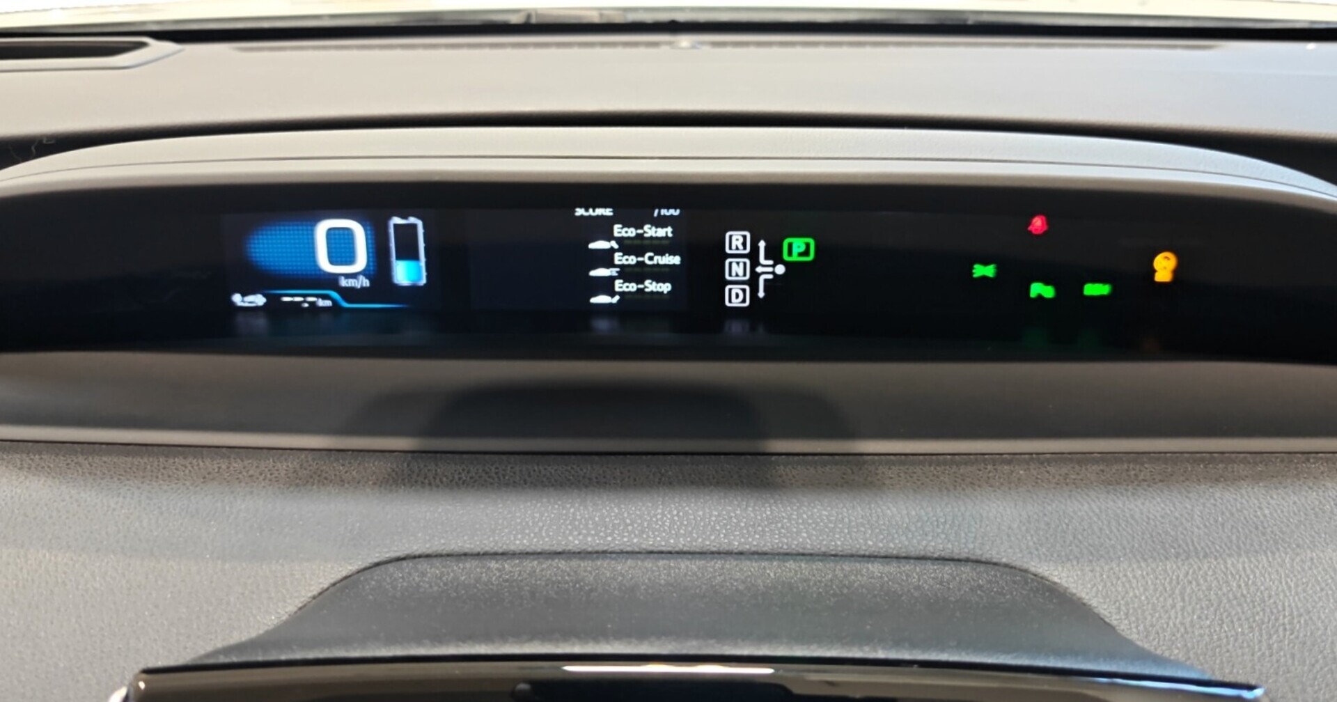 TOYOTA Prius Plug-in 2018