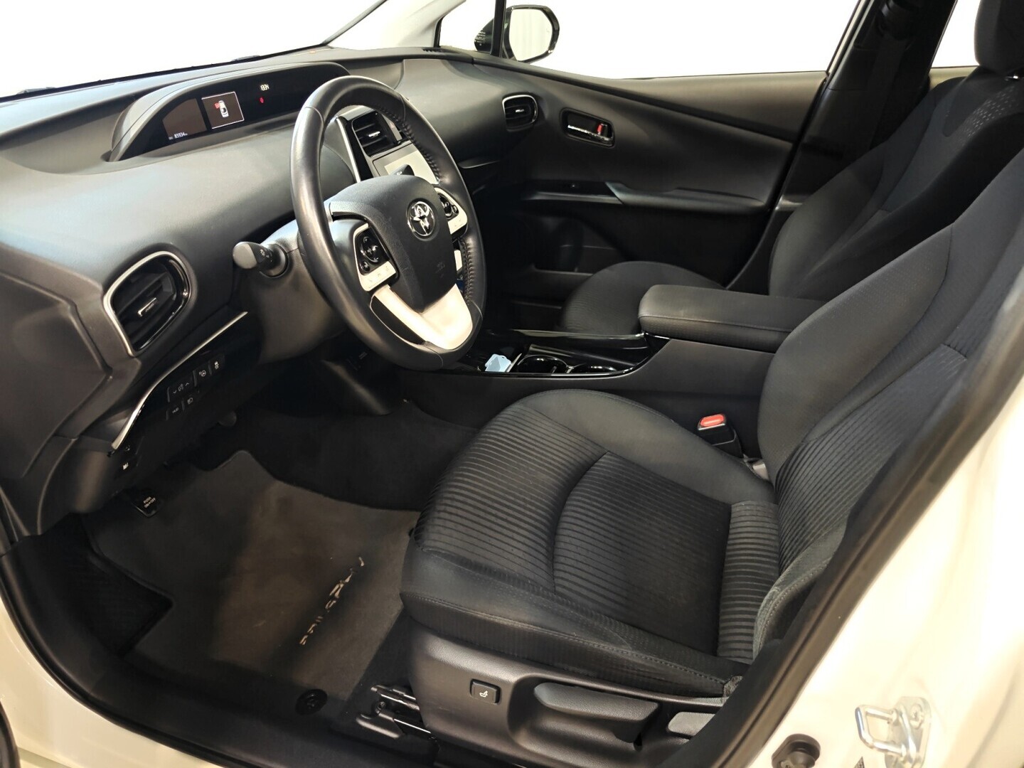TOYOTA Prius Plug-in 2018