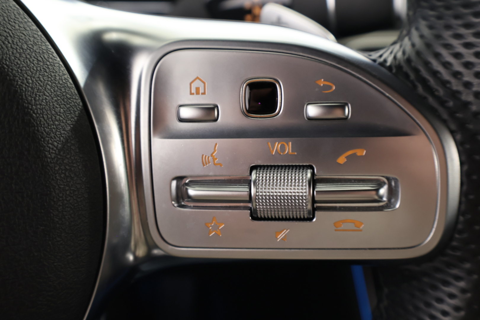 MERCEDES-BENZ EQC 2021