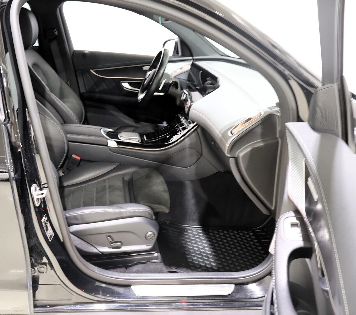 MERCEDES-BENZ EQC 2021