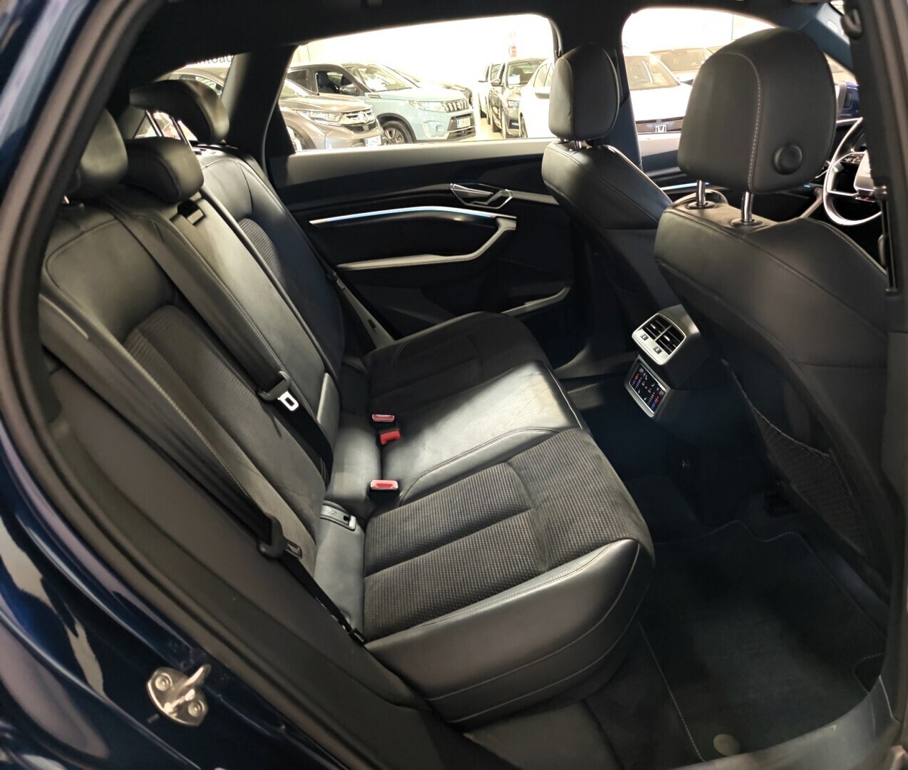 AUDI e-tron 2021