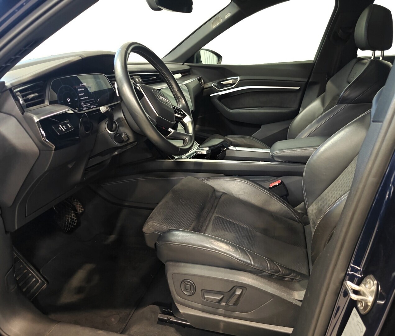 AUDI e-tron 2021