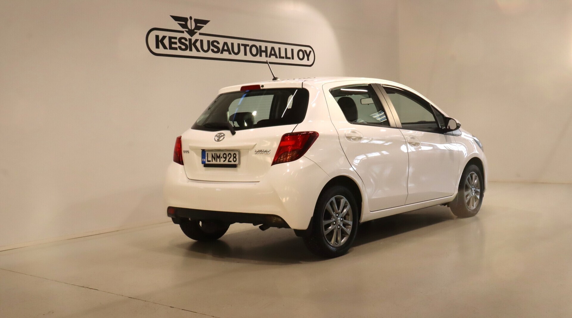 TOYOTA Yaris 2016