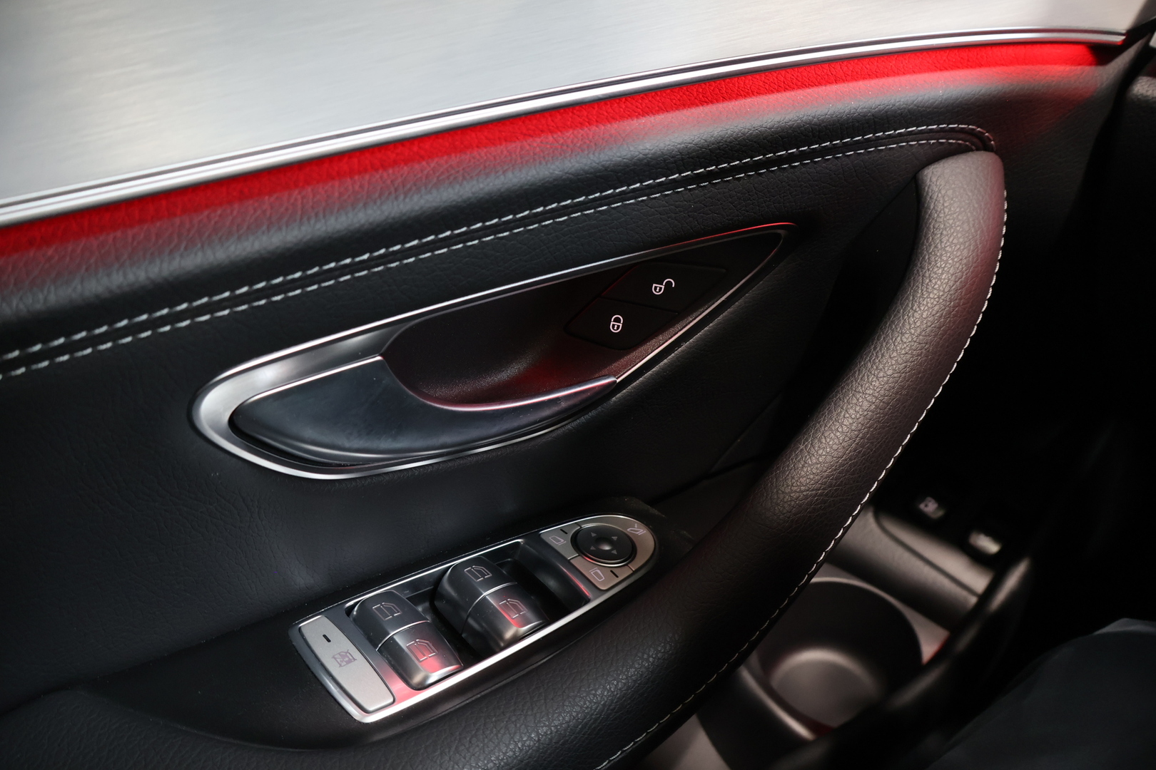 MERCEDES-BENZ E 2021