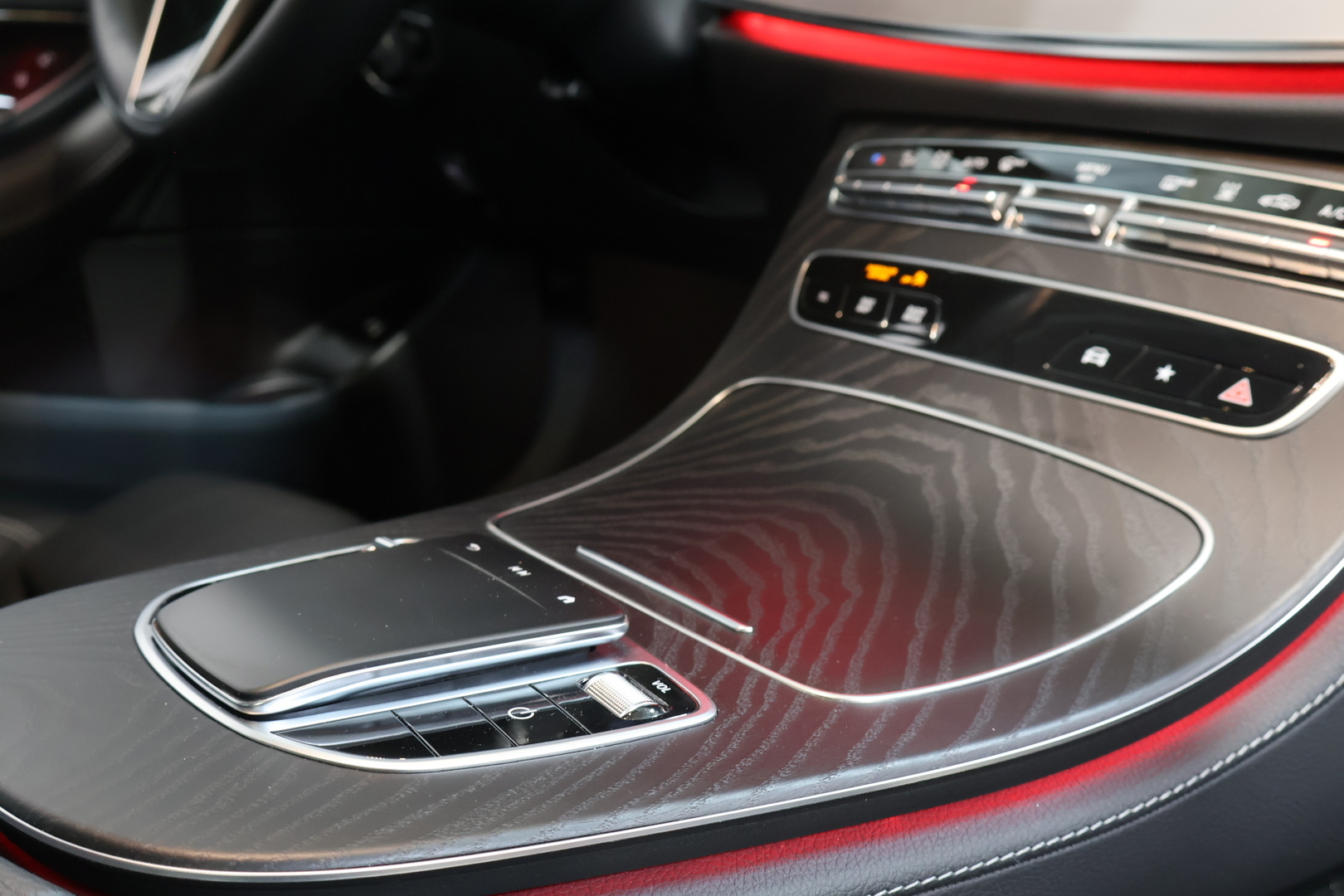 MERCEDES-BENZ E 2021