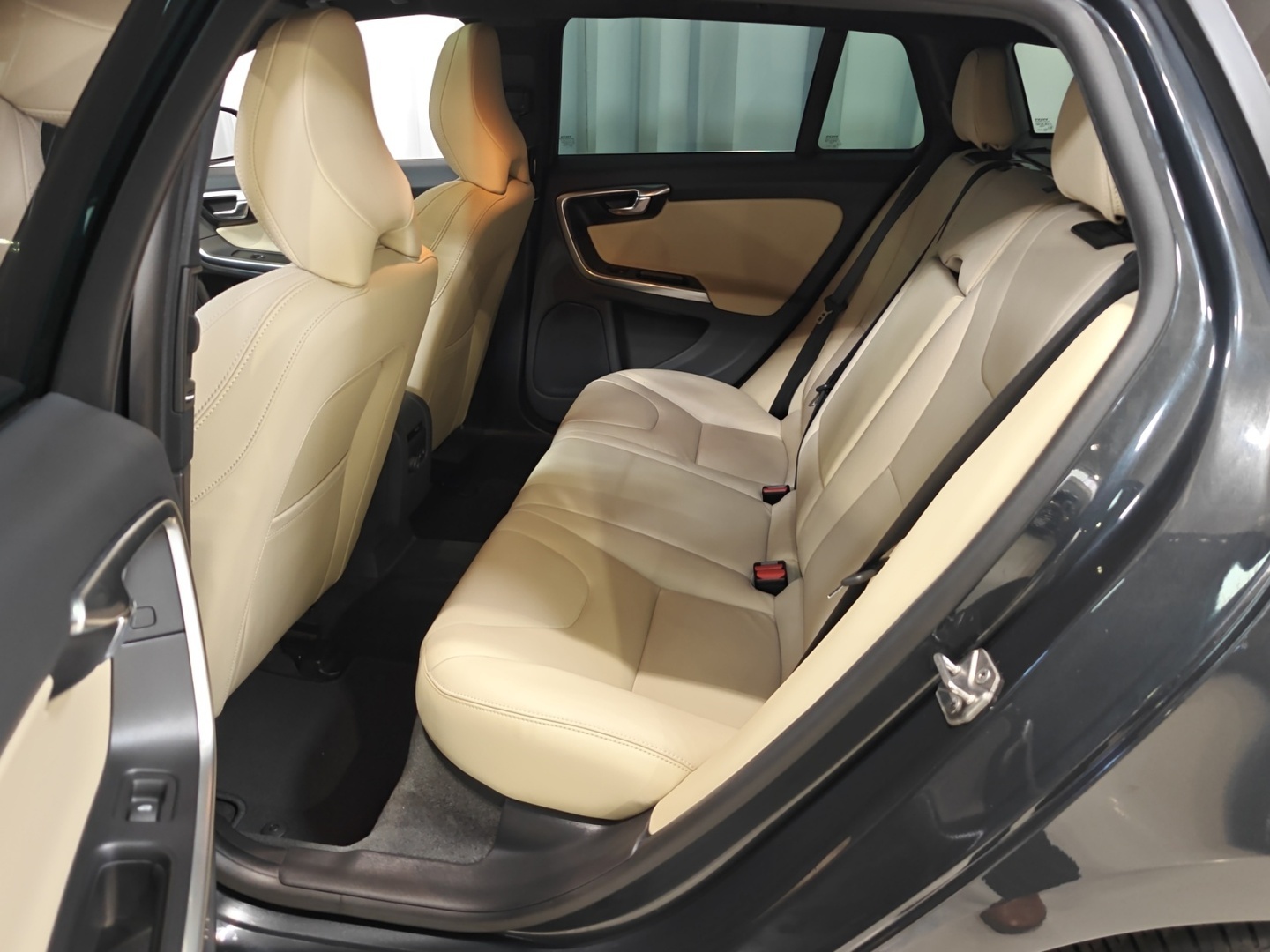 VOLVO V60 2019