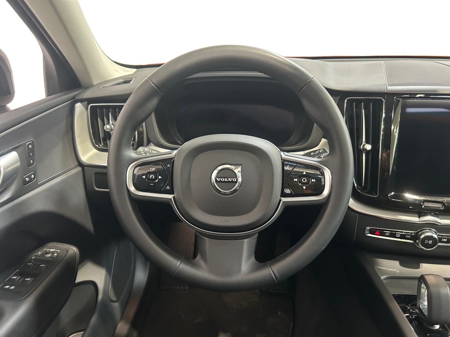 VOLVO XC60 2024
