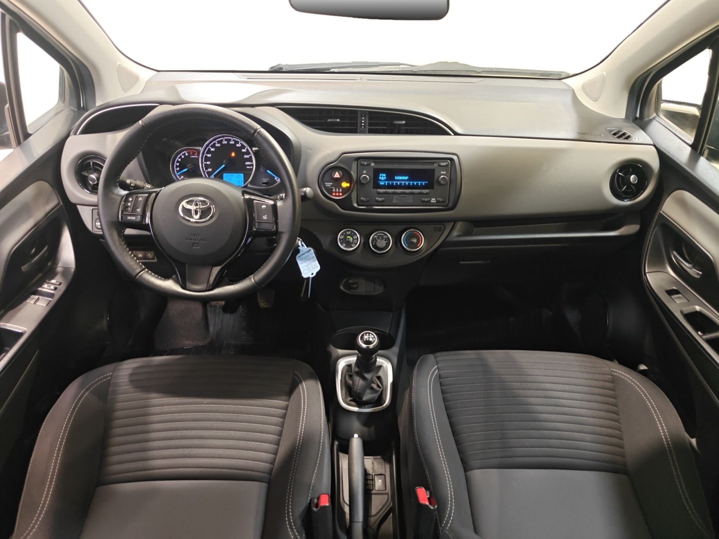 TOYOTA Yaris 2019