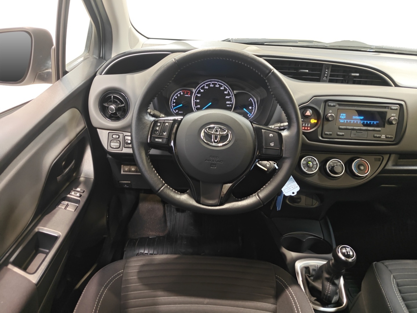 TOYOTA Yaris 2019
