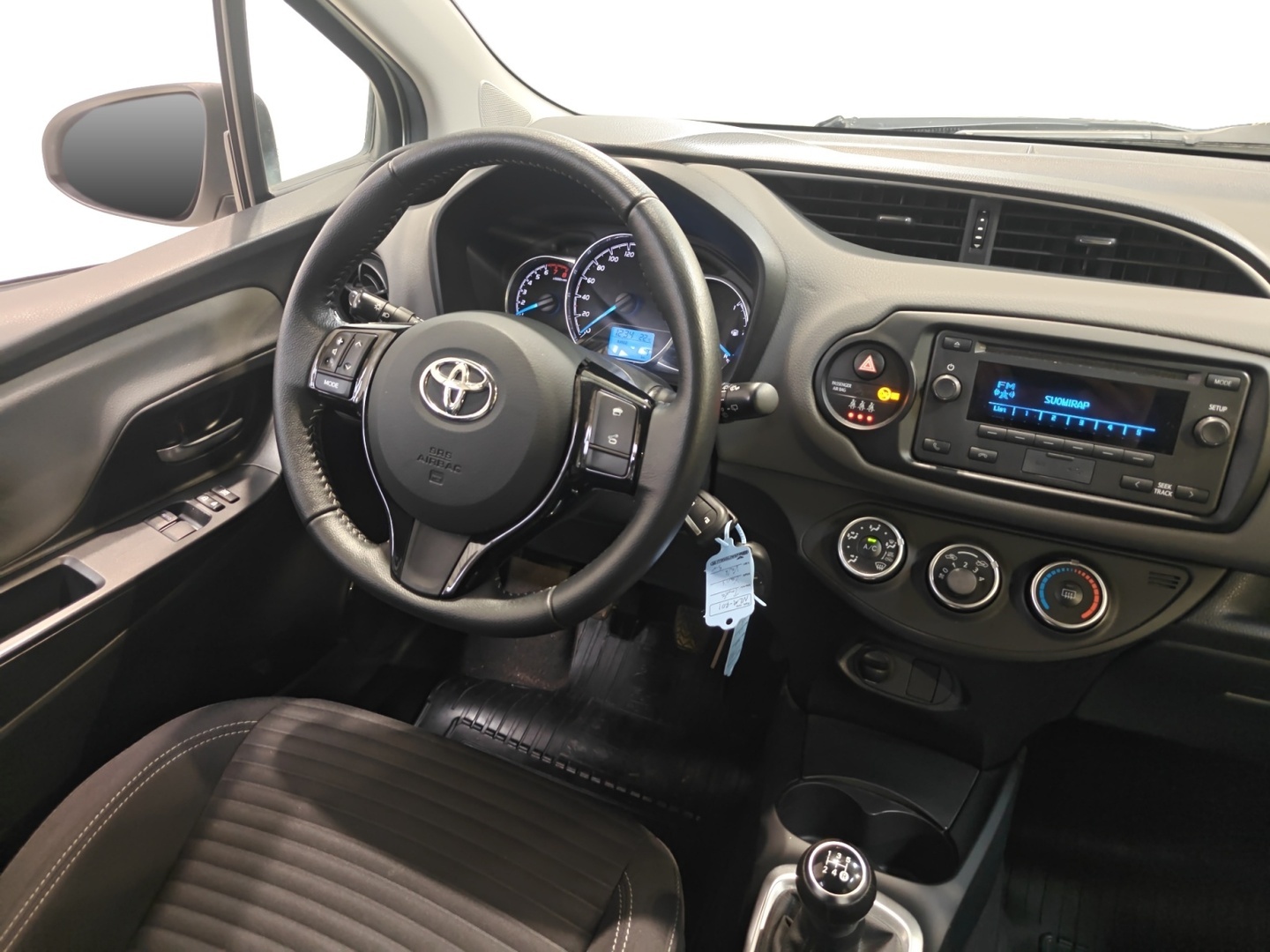 TOYOTA Yaris 2019