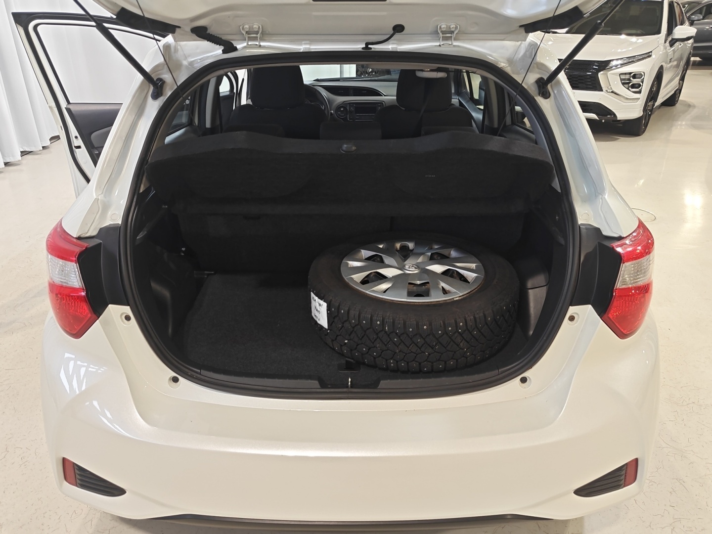TOYOTA Yaris 2019