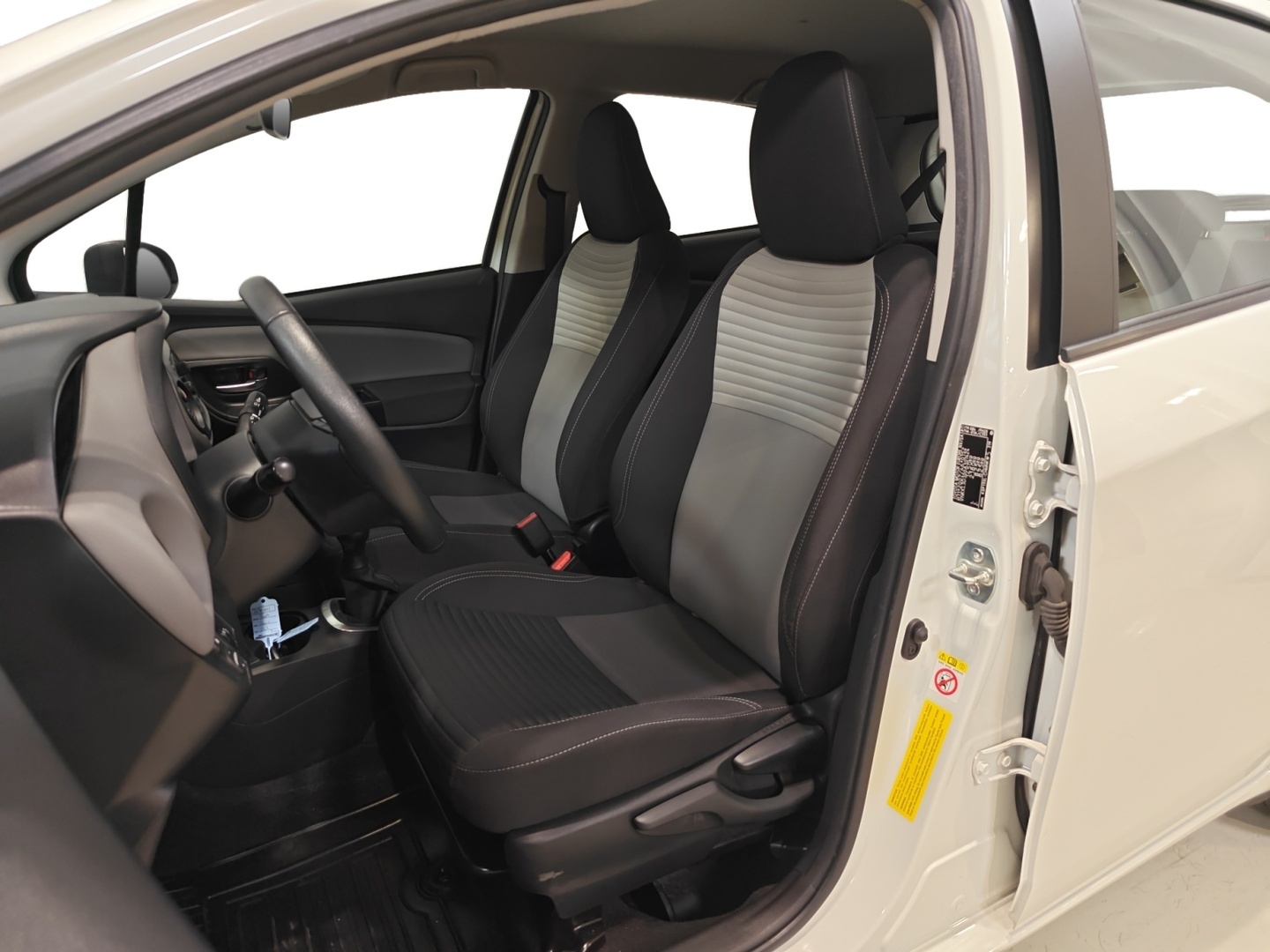 TOYOTA Yaris 2019