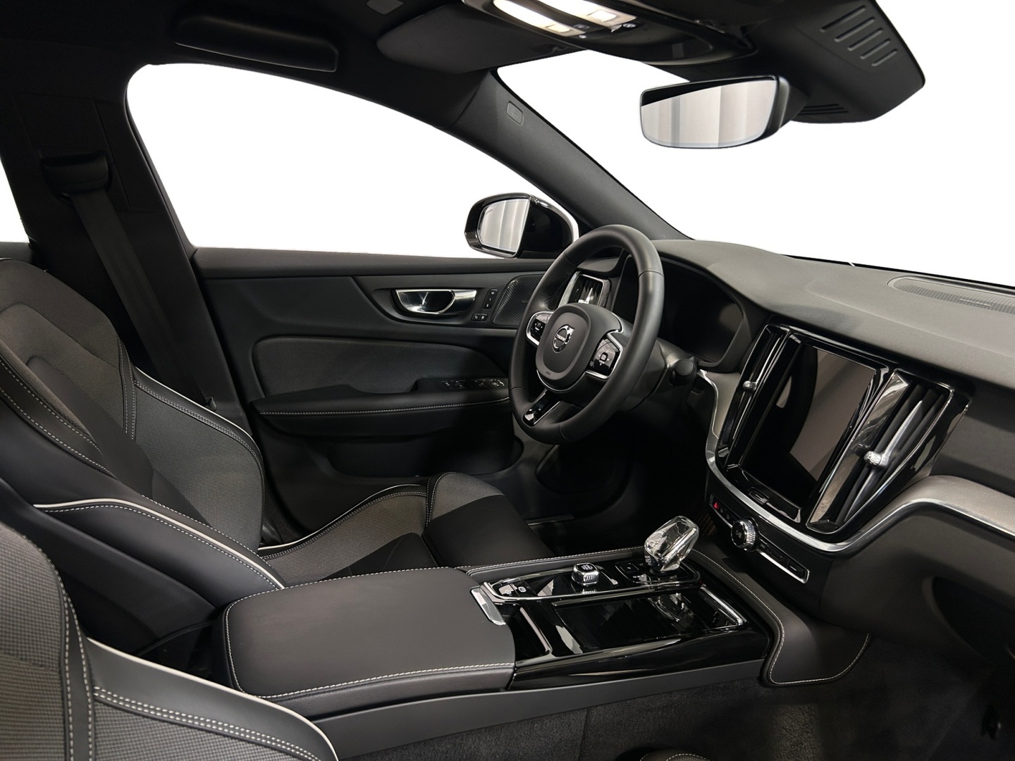 VOLVO S60 2023