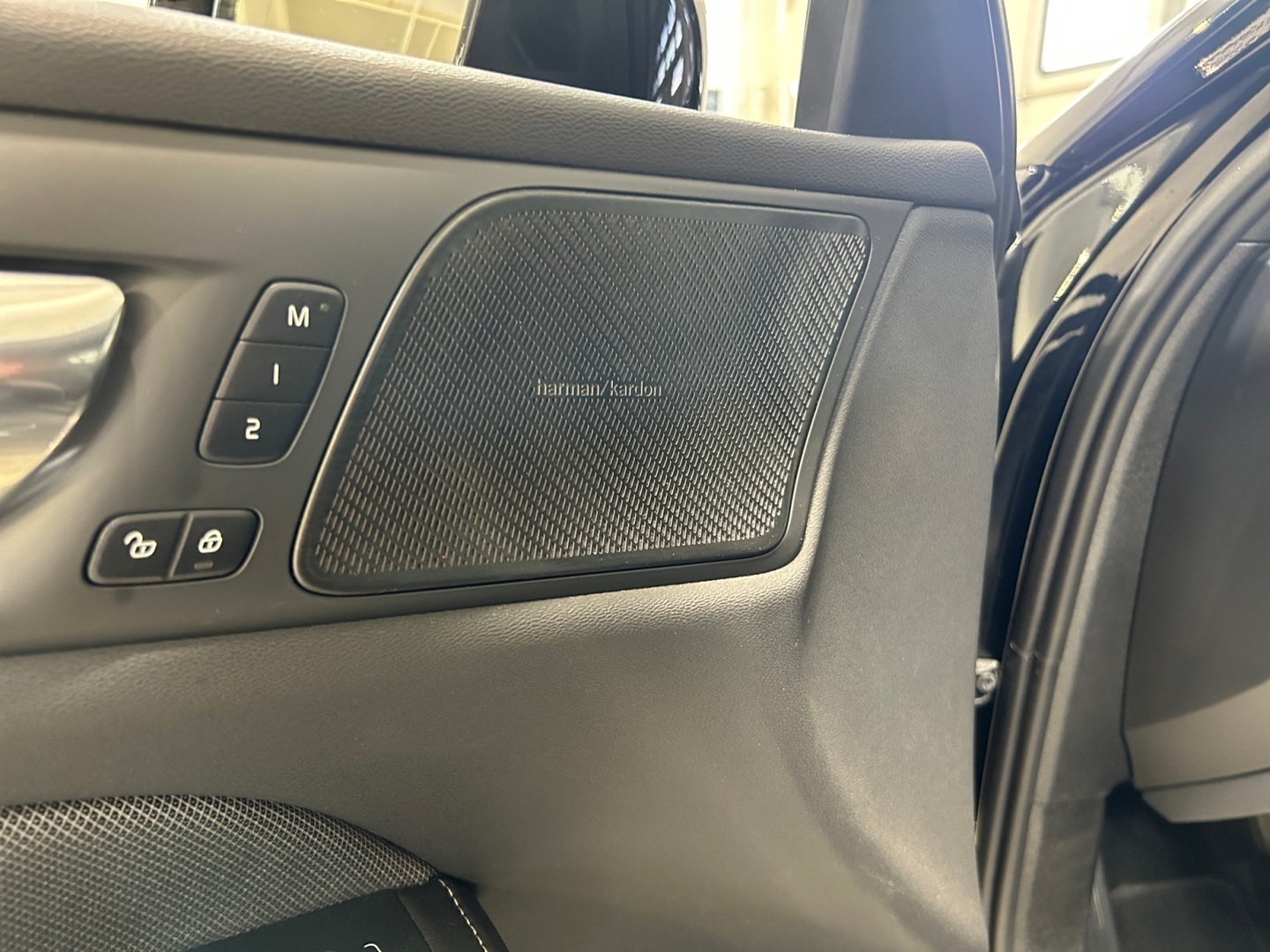 VOLVO S60 2023