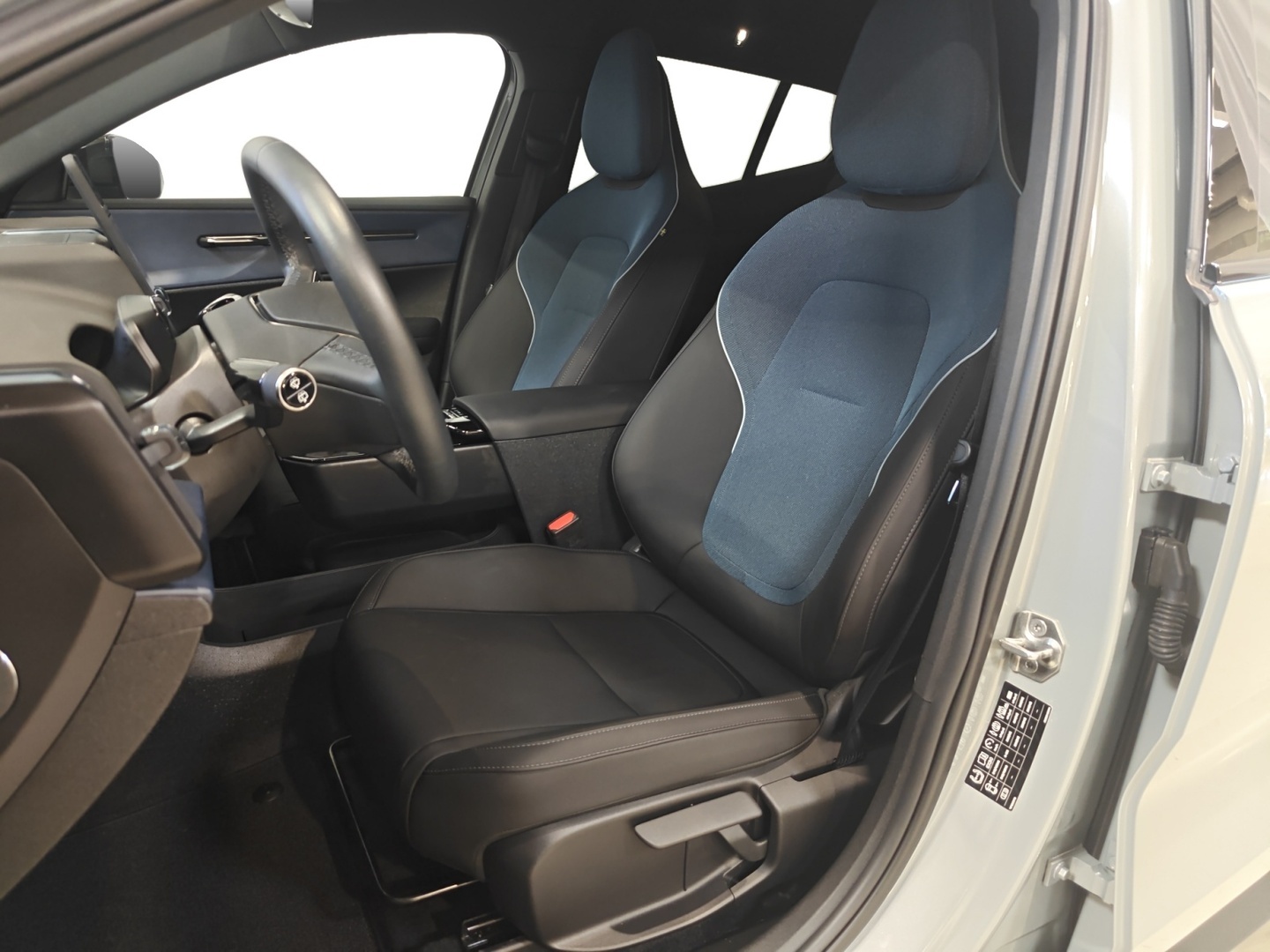 VOLVO EX30 2024
