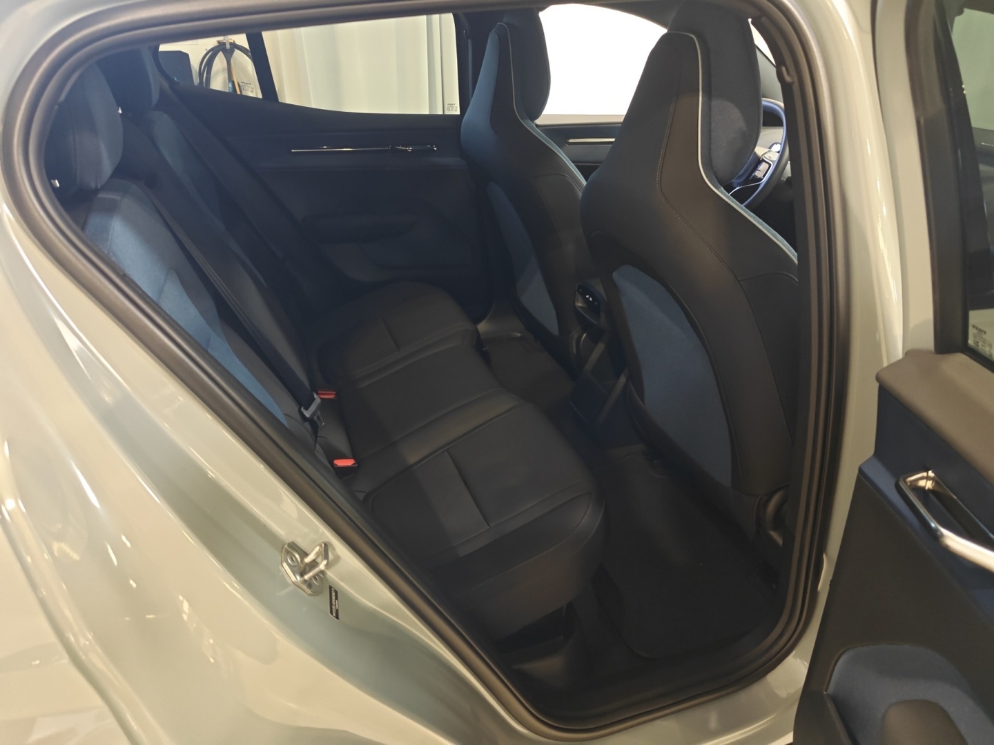 VOLVO EX30 2024