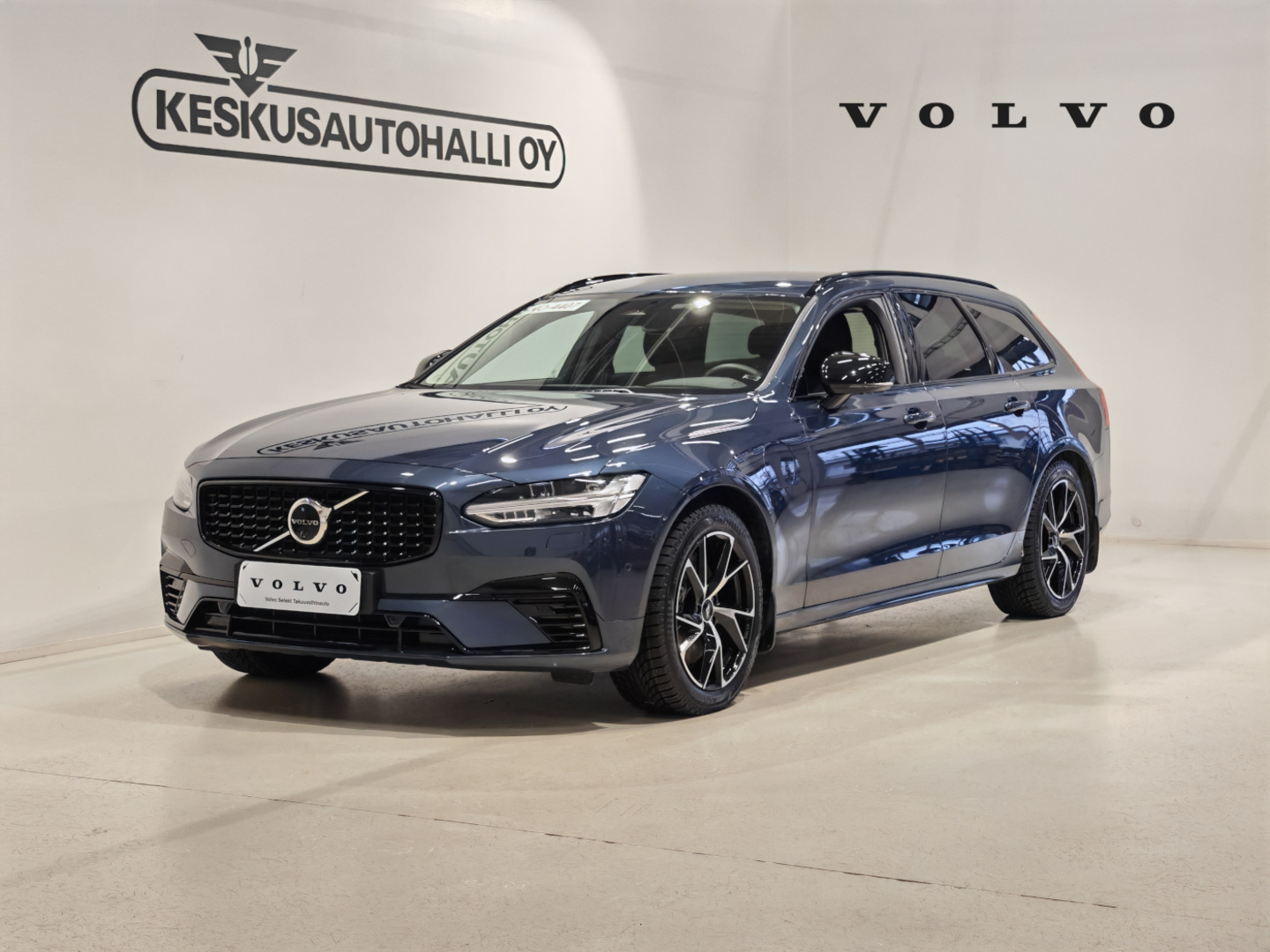 VOLVO V90 2025