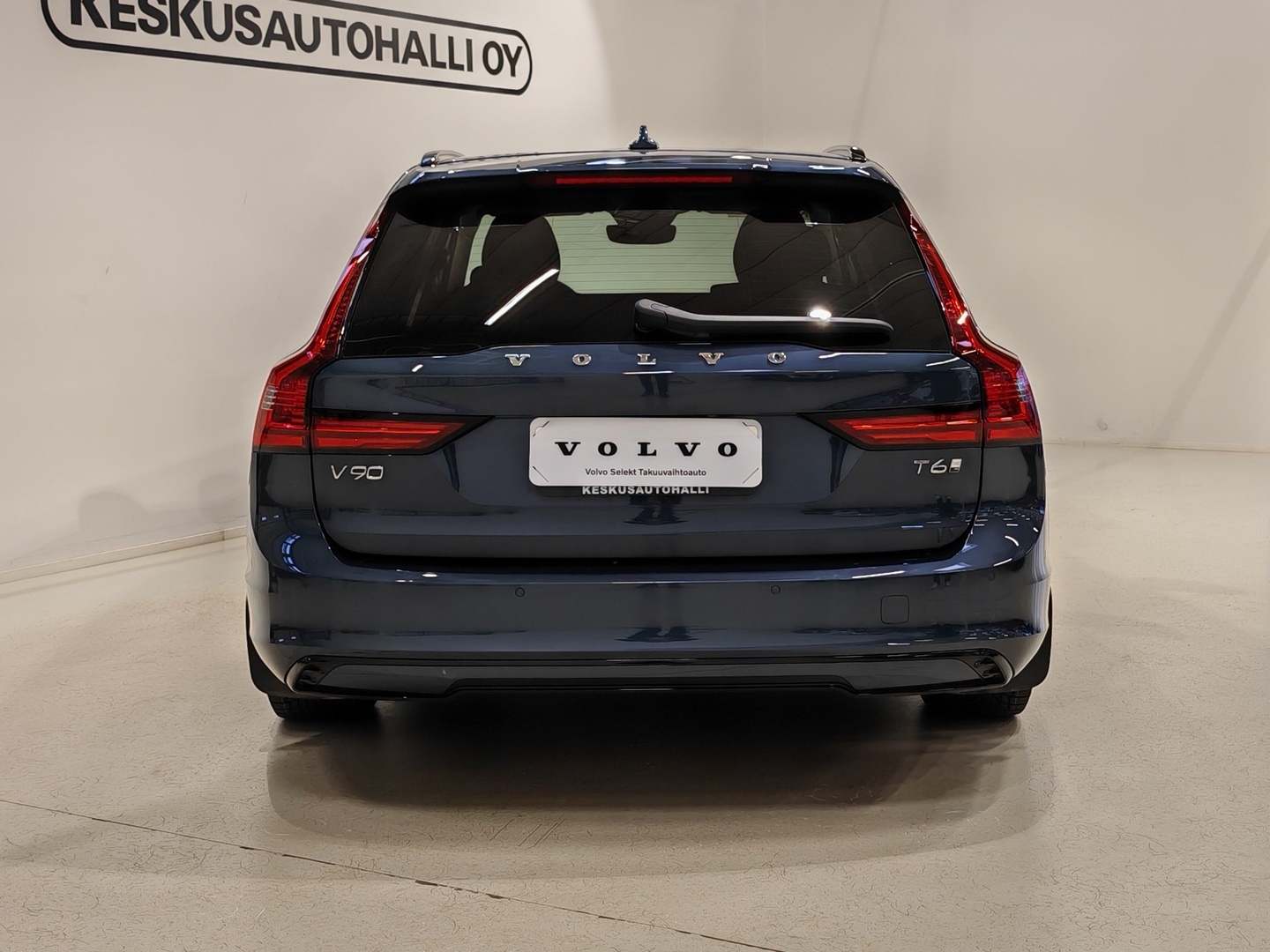 VOLVO V90 2025