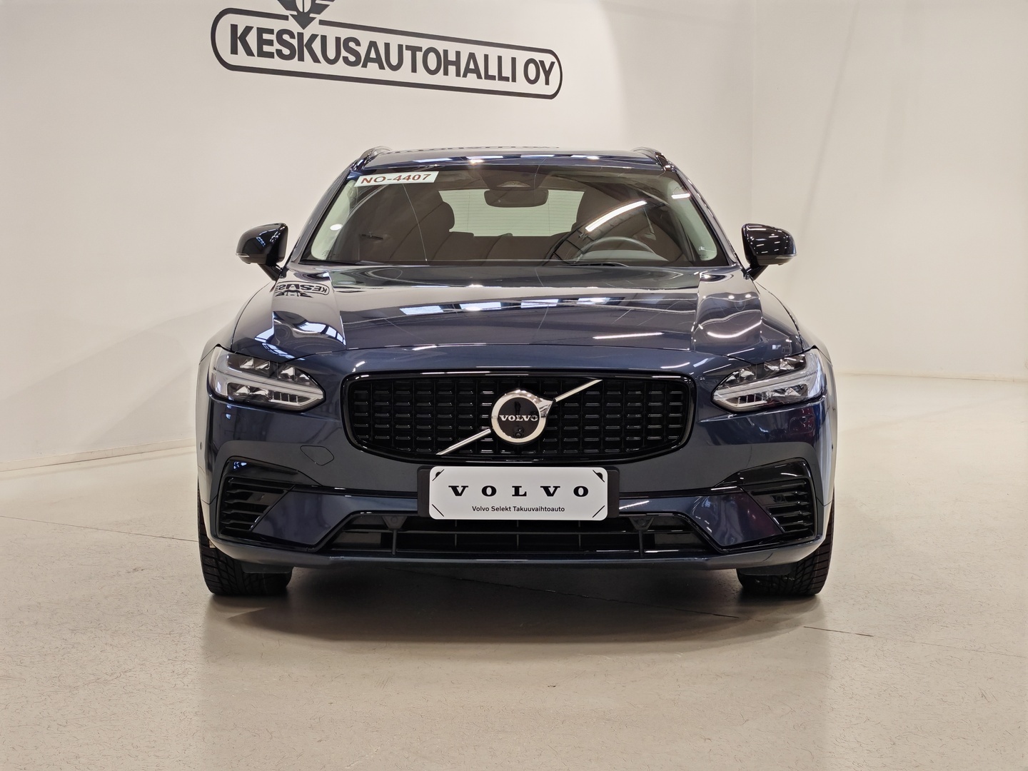 VOLVO V90 2025
