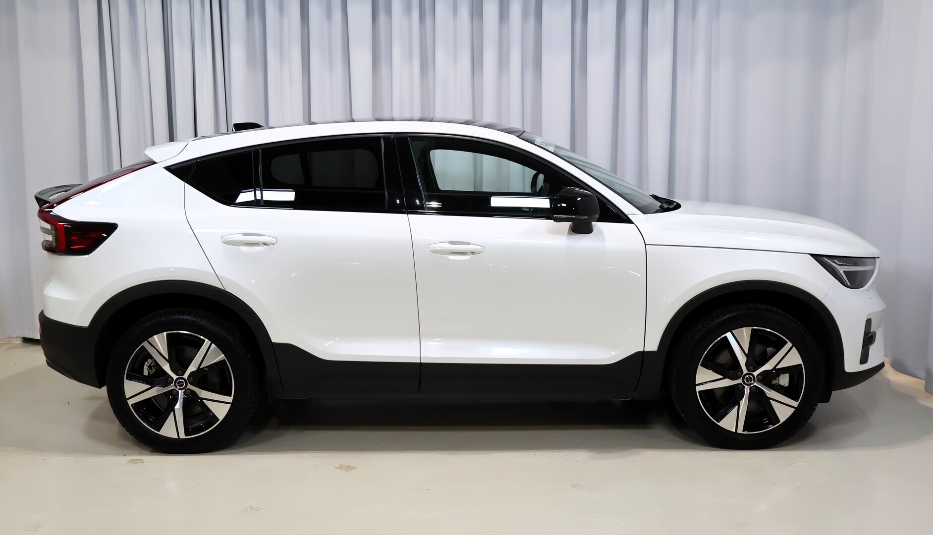 VOLVO C40 2024