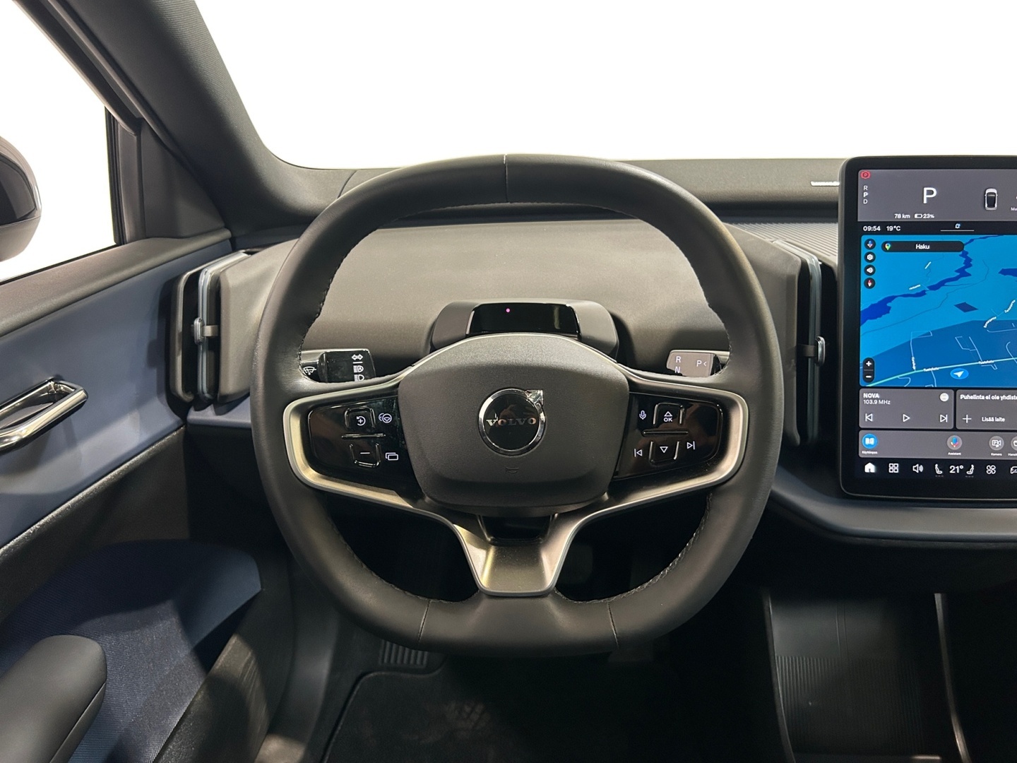 VOLVO EX30 2025