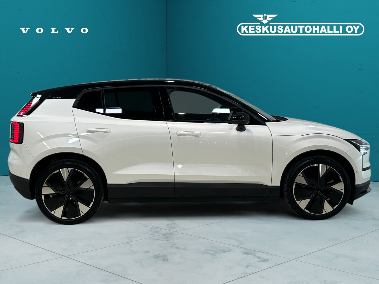 VOLVO EX30 2025