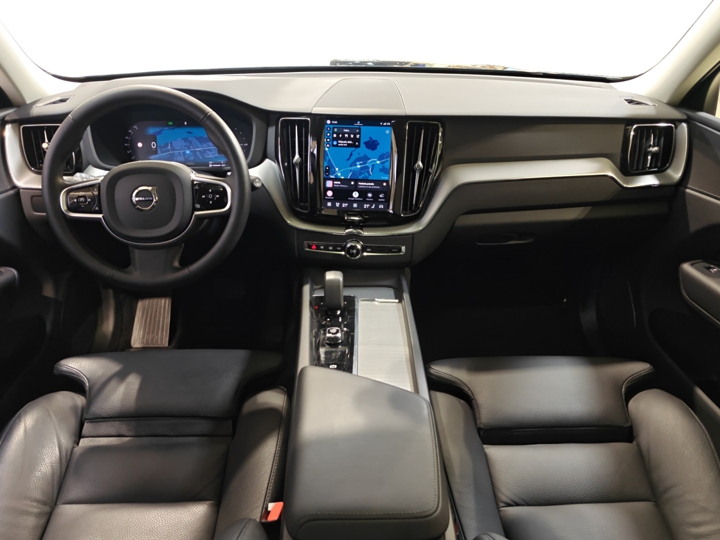 VOLVO XC60 2025