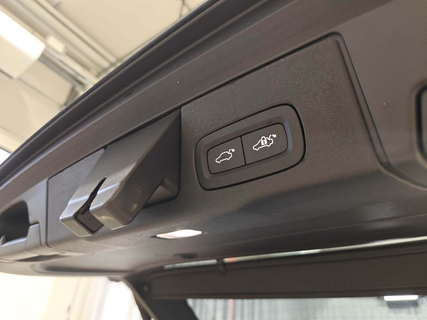 VOLVO XC60 2025