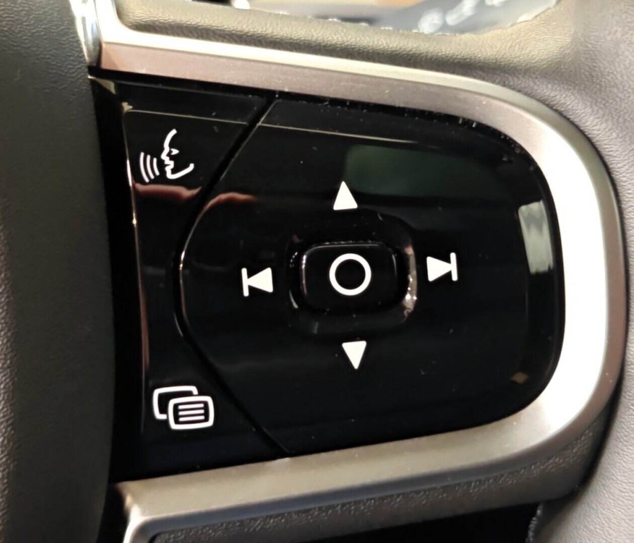 VOLVO XC60 12