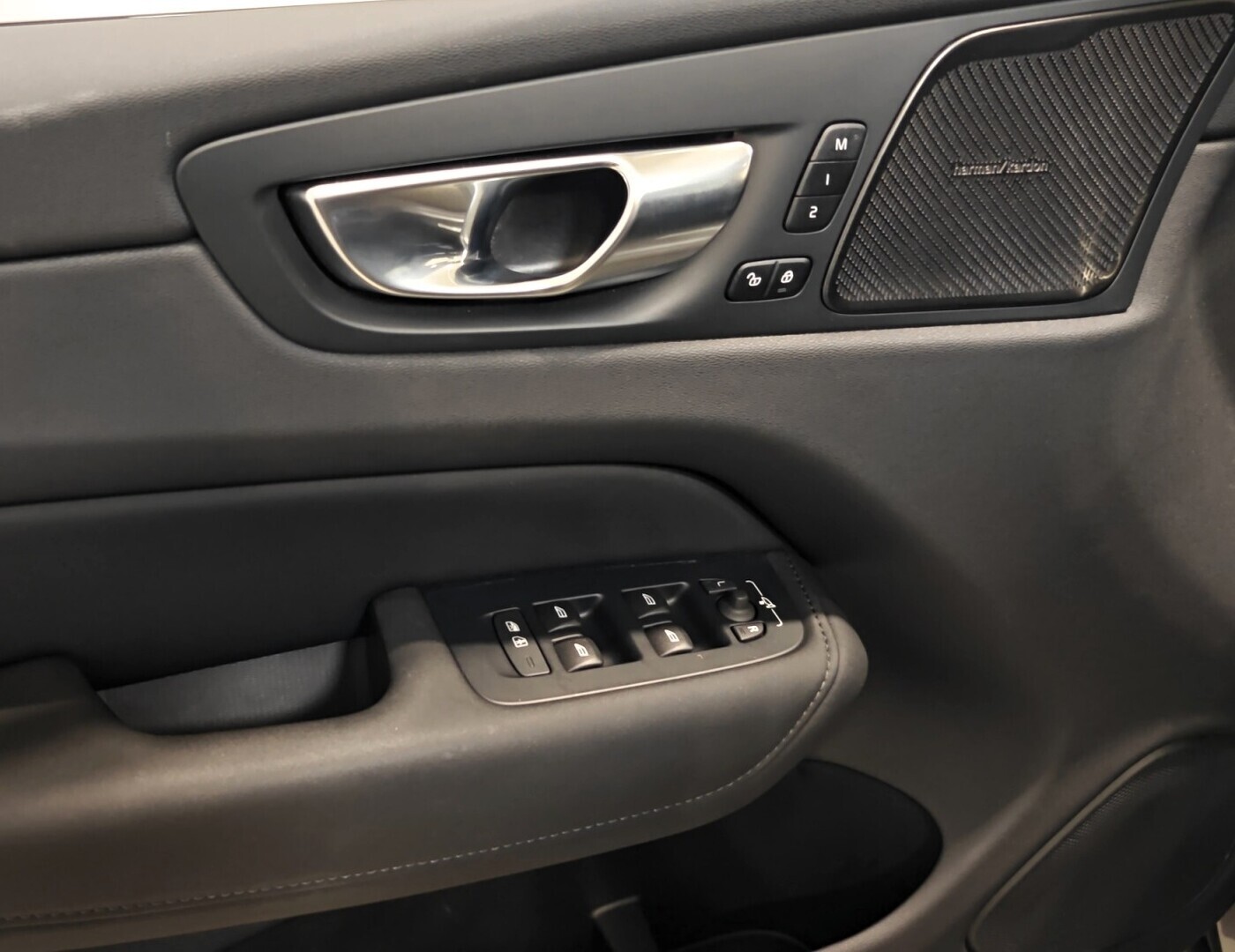 VOLVO XC60 18
