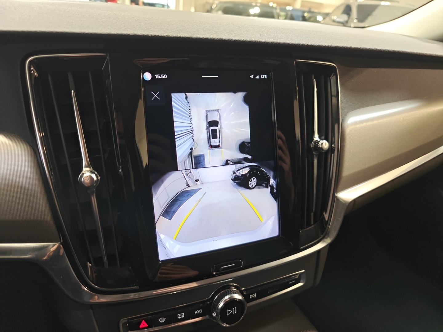 VOLVO V90 2025