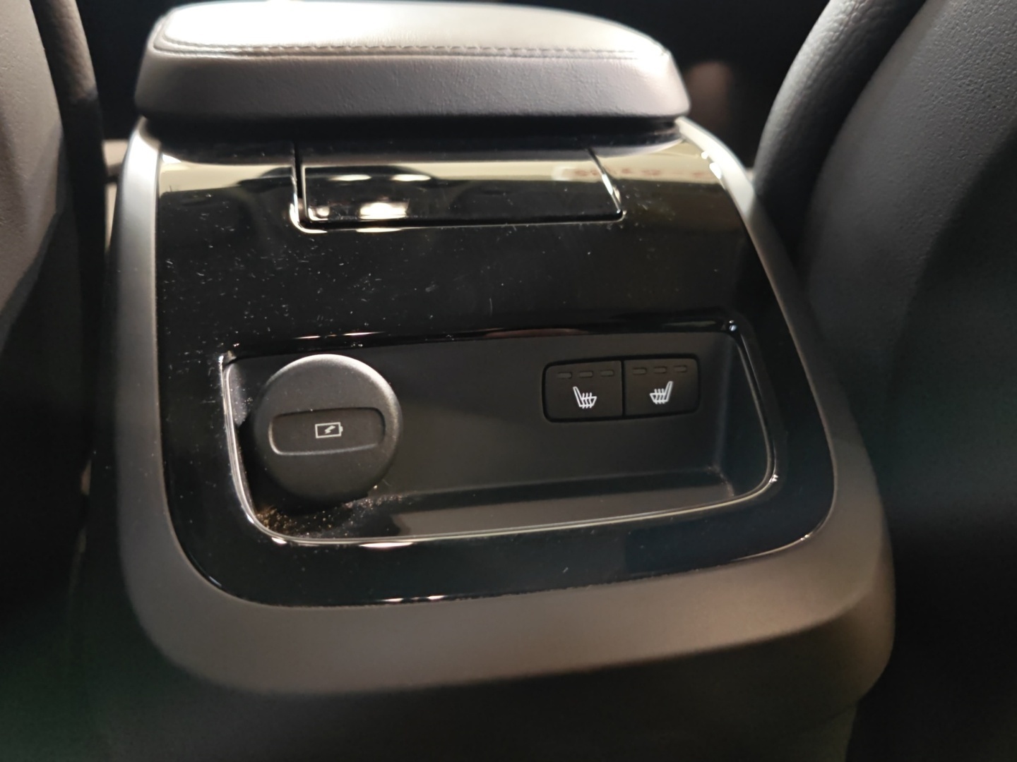VOLVO V90 2025