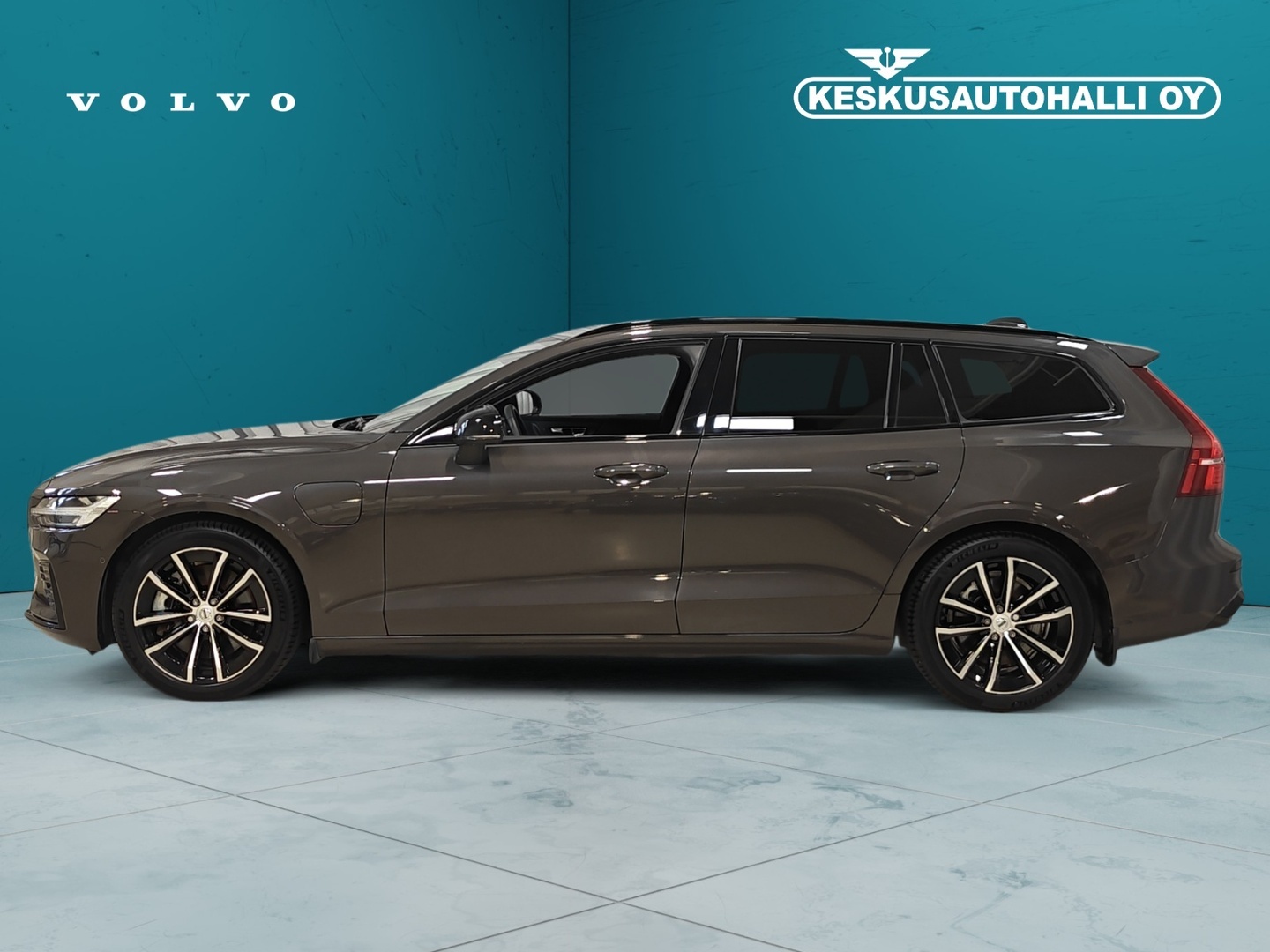 VOLVO V60 2025