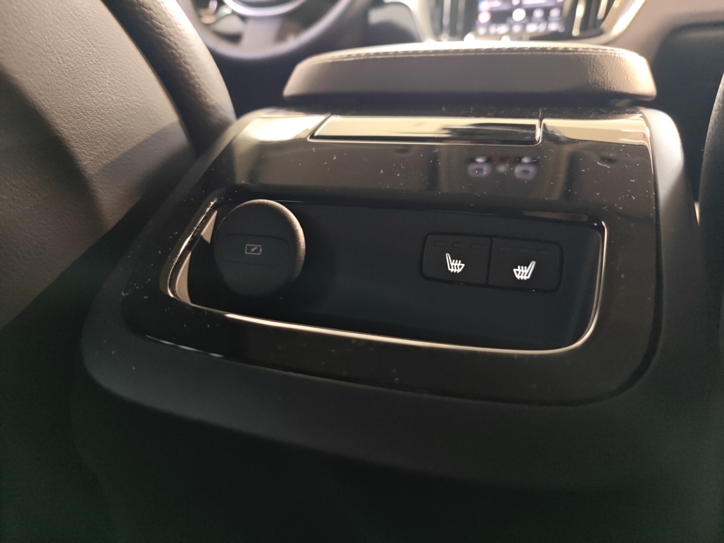 VOLVO V60 2025