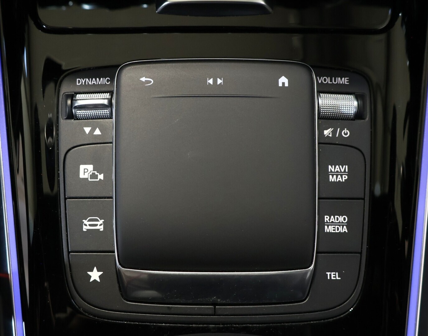 MERCEDES-BENZ GLA 2023