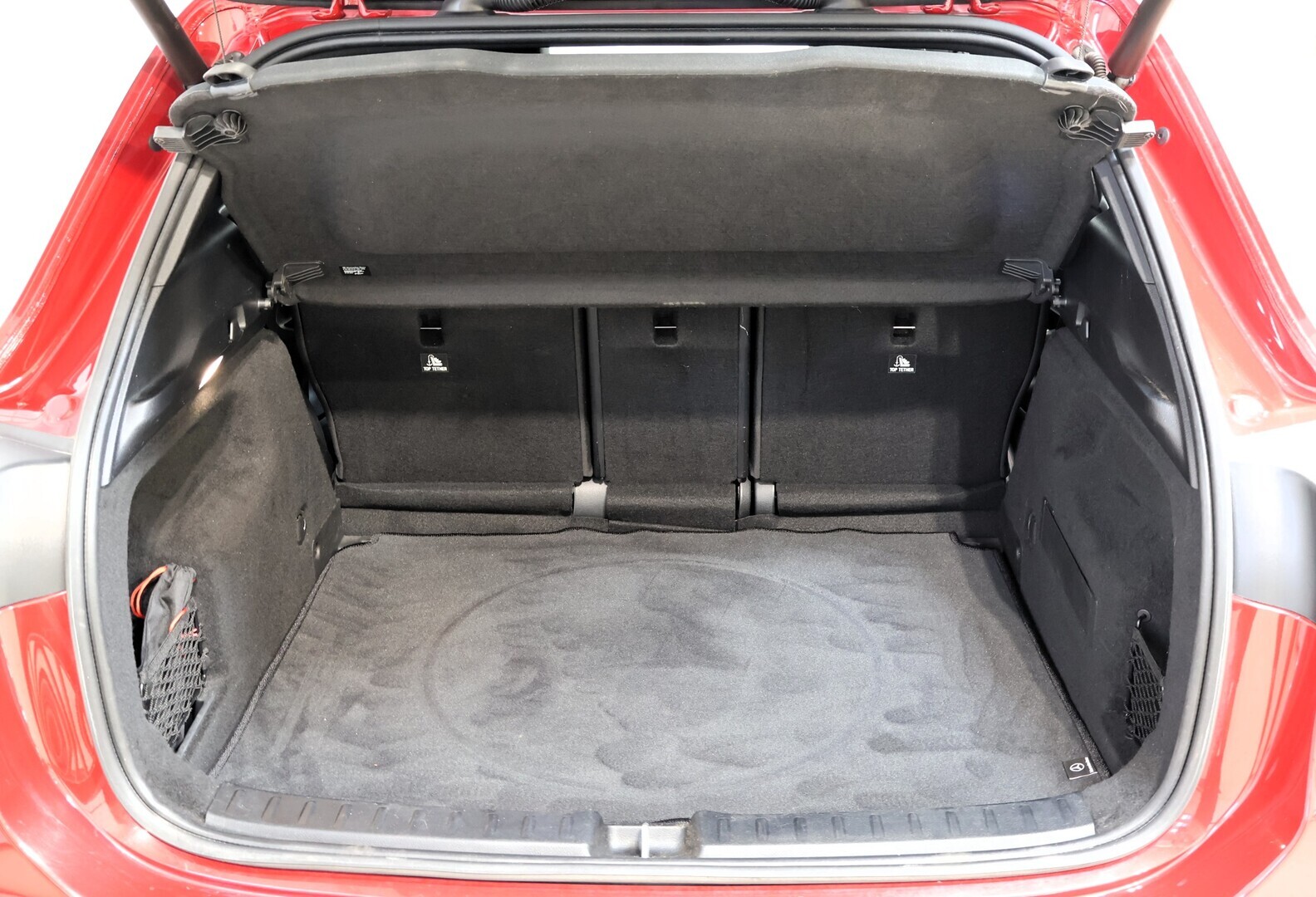 MERCEDES-BENZ GLA 2023