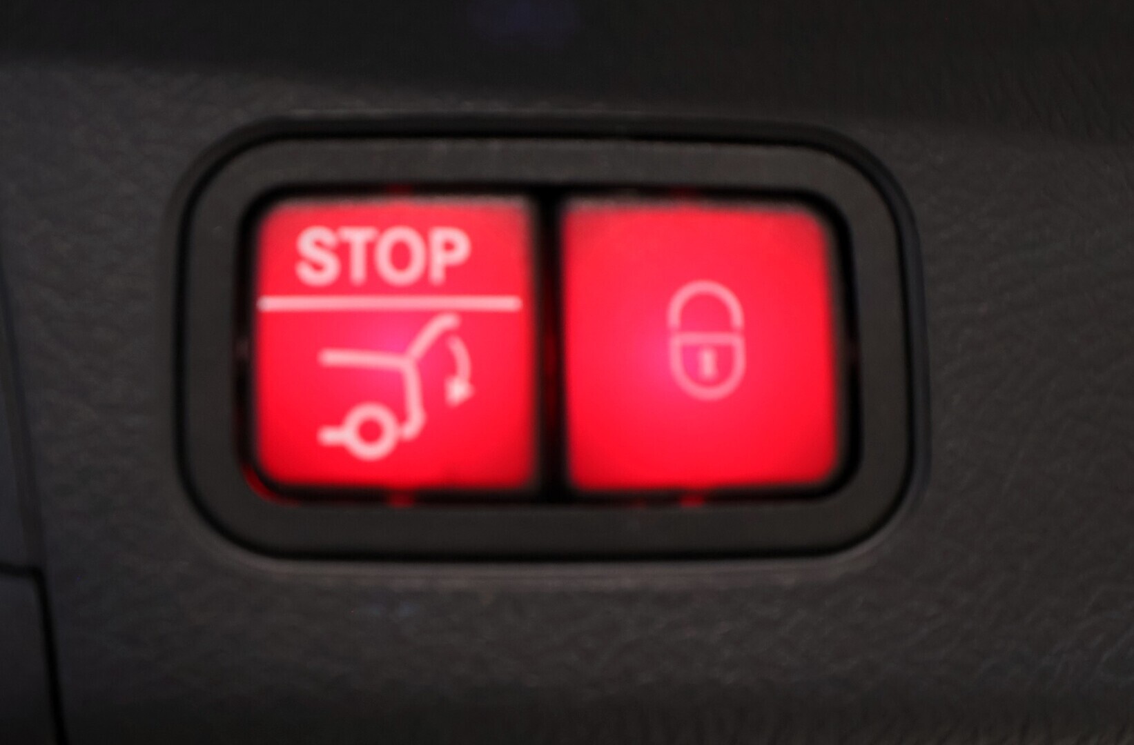 MERCEDES-BENZ GLA 2023