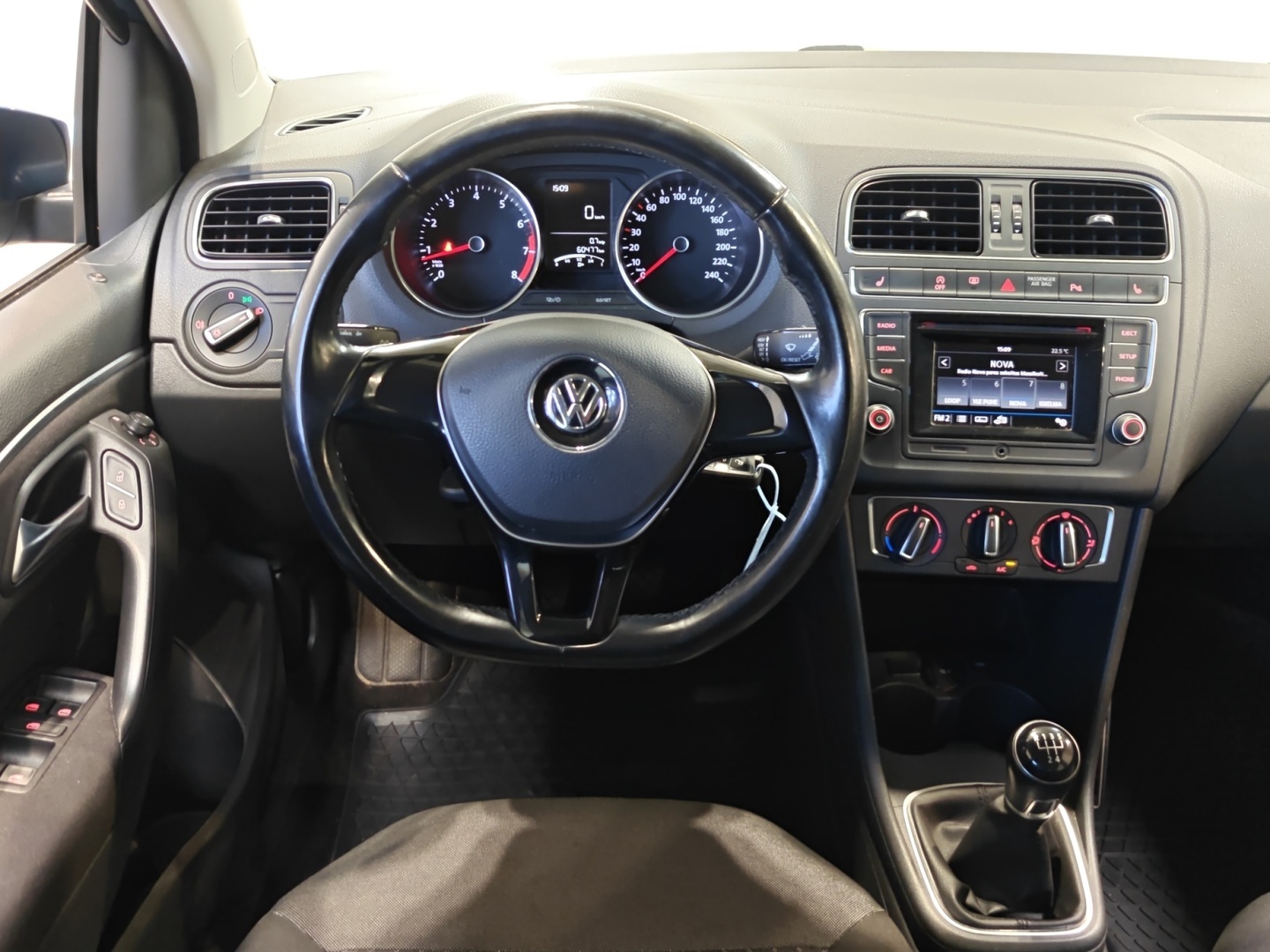 VOLKSWAGEN Polo 2017