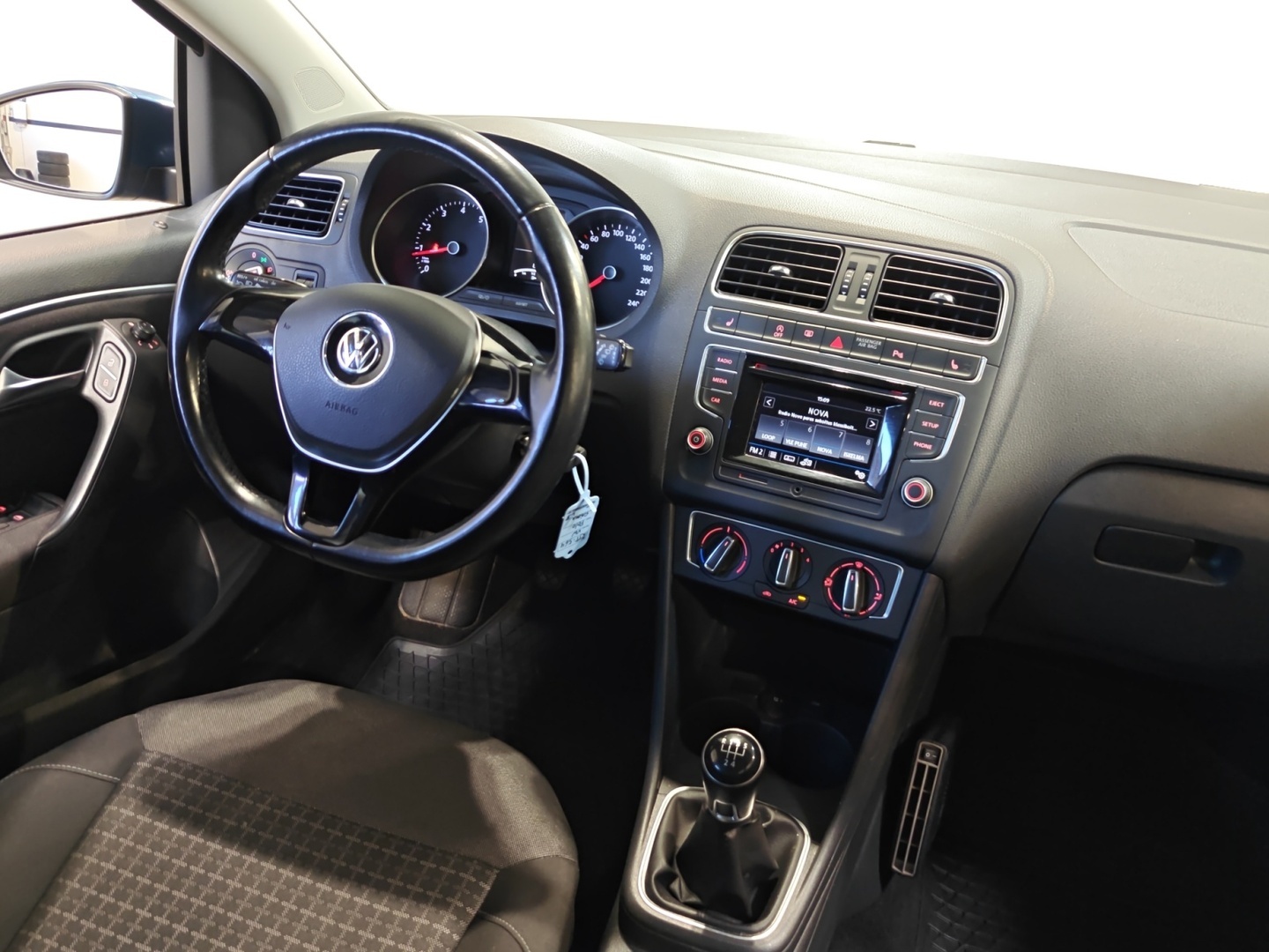 VOLKSWAGEN Polo 2017
