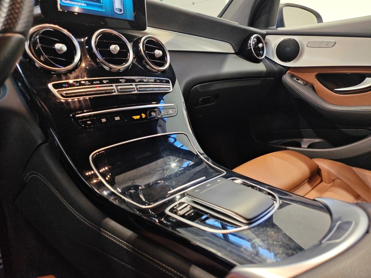 MERCEDES-BENZ GLC 14