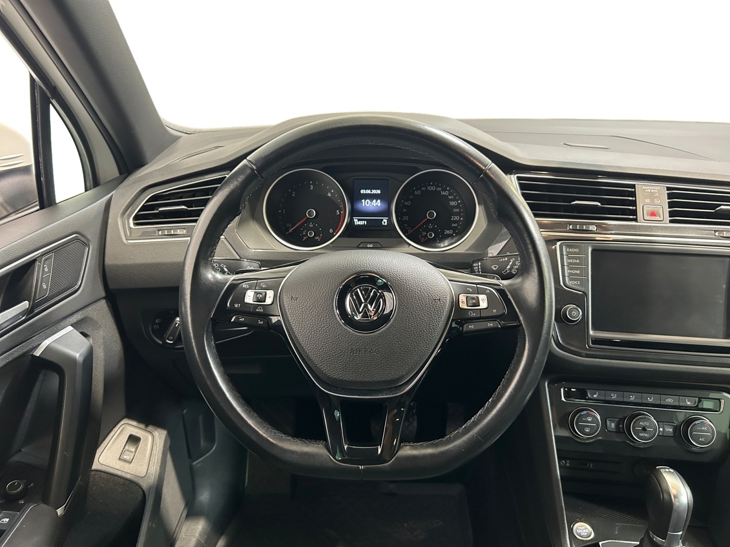 VOLKSWAGEN Tiguan 2016