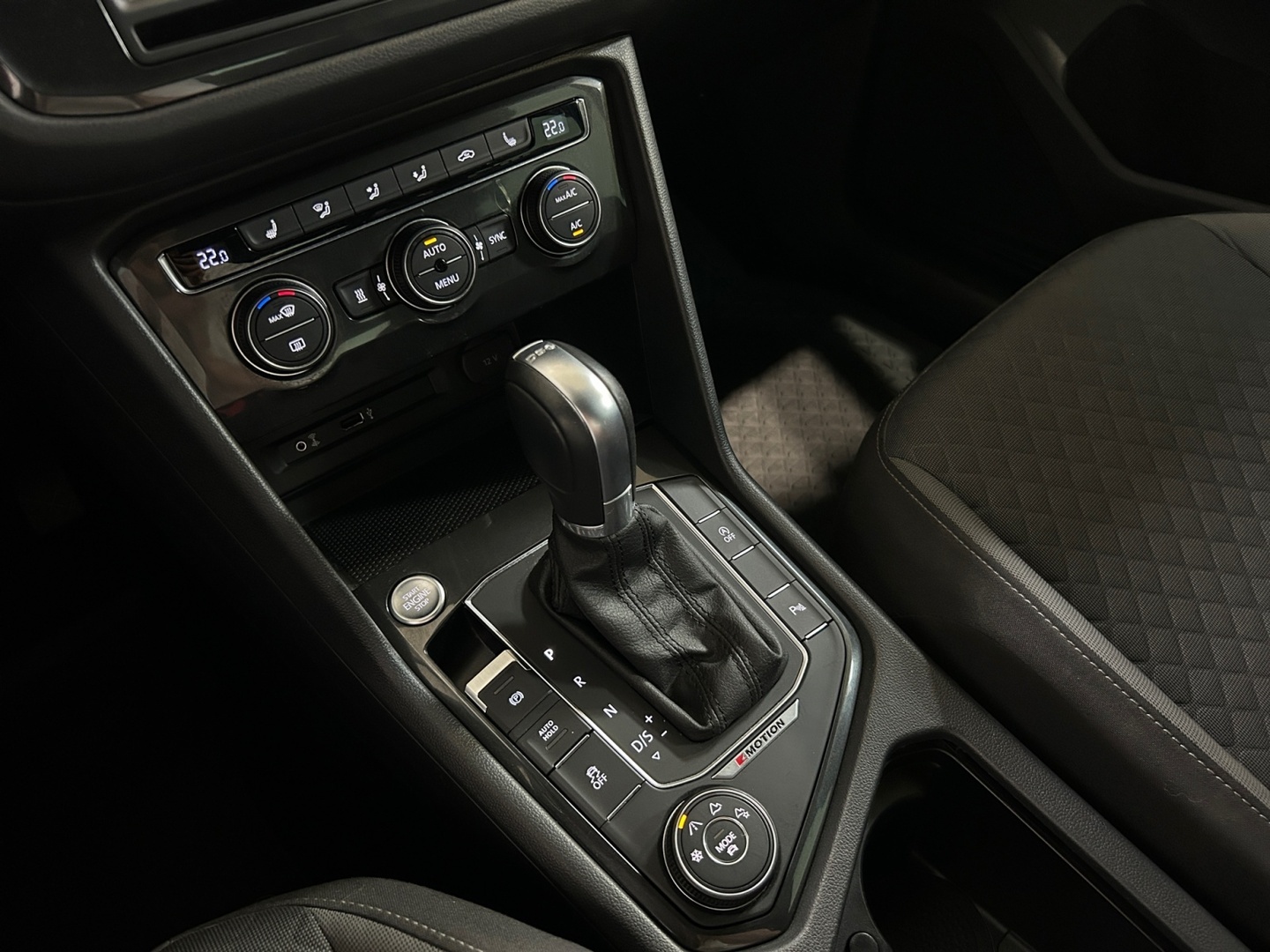 VOLKSWAGEN Tiguan 2016