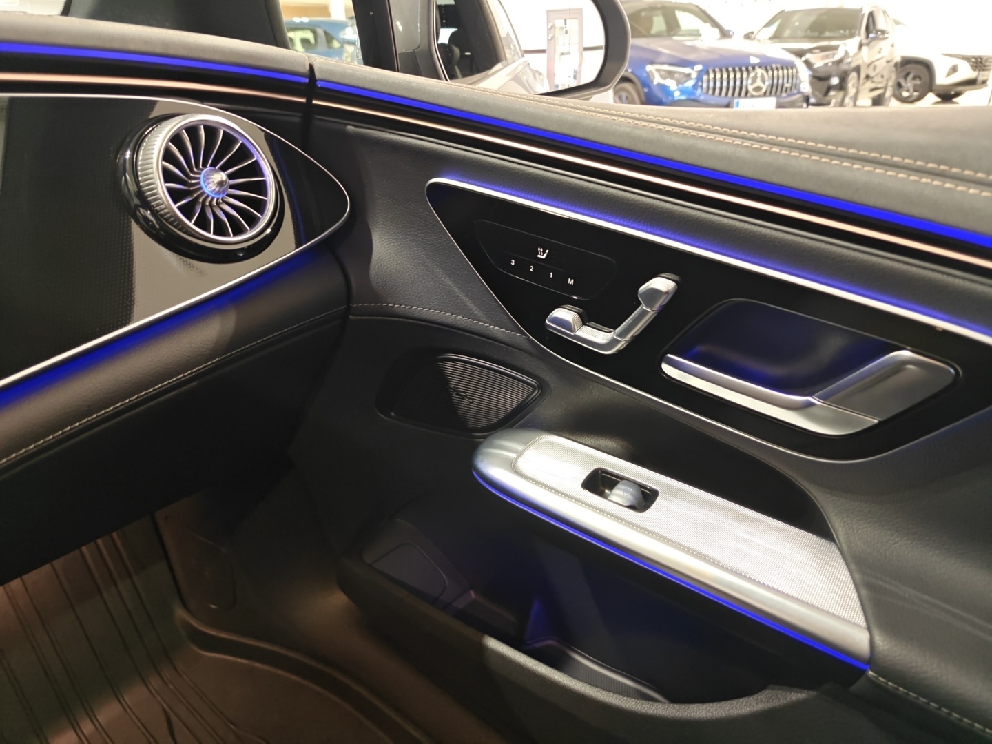 MERCEDES-BENZ EQE 2023