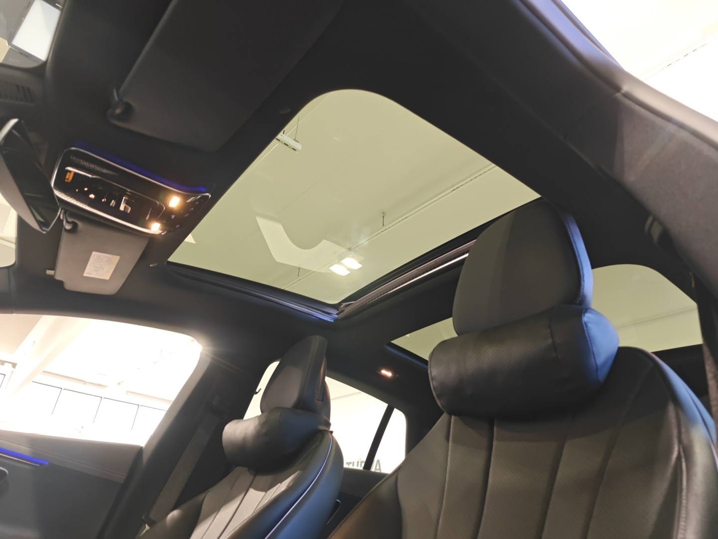 MERCEDES-BENZ EQE 2023