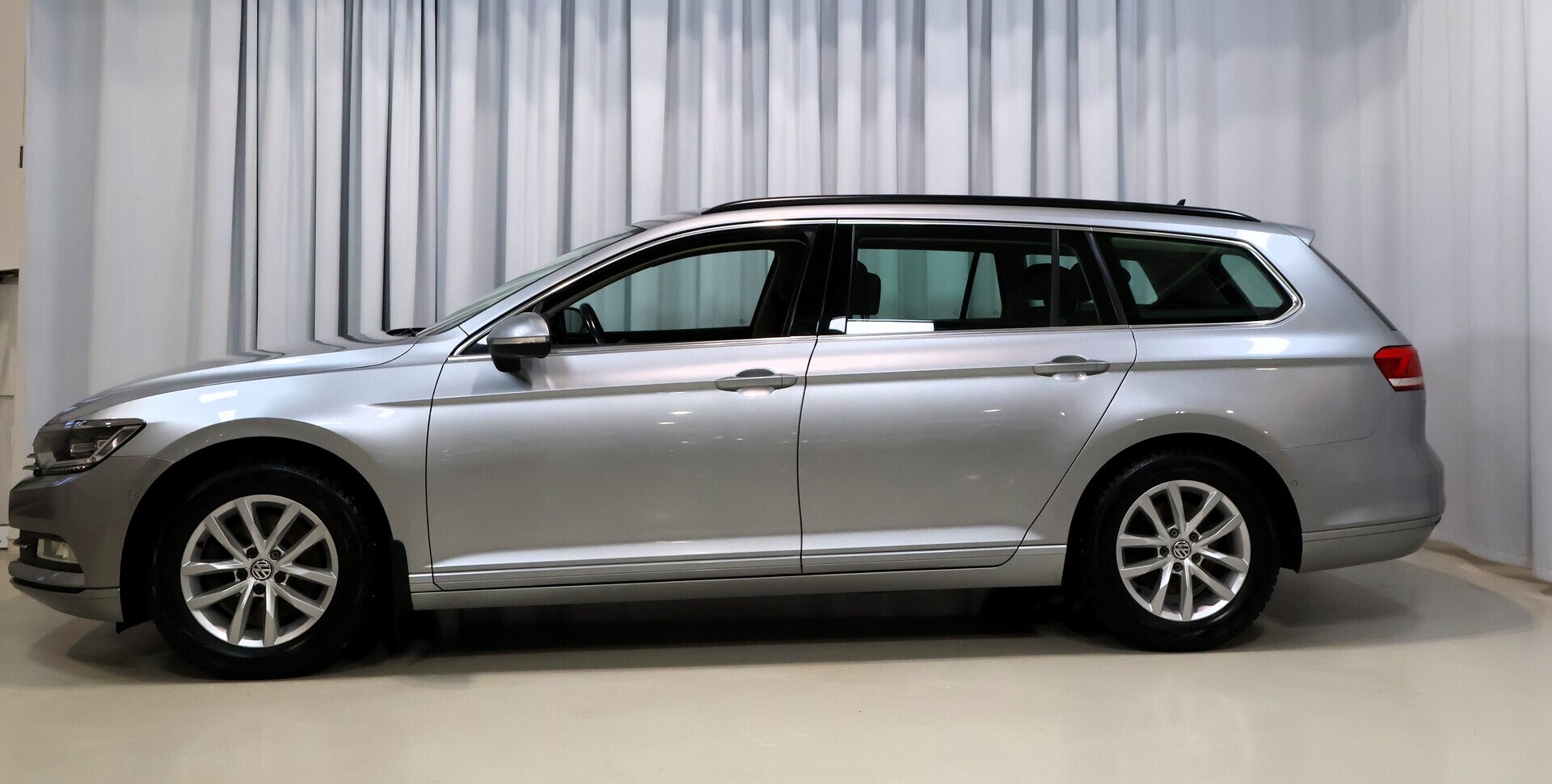 VOLKSWAGEN Passat 2018