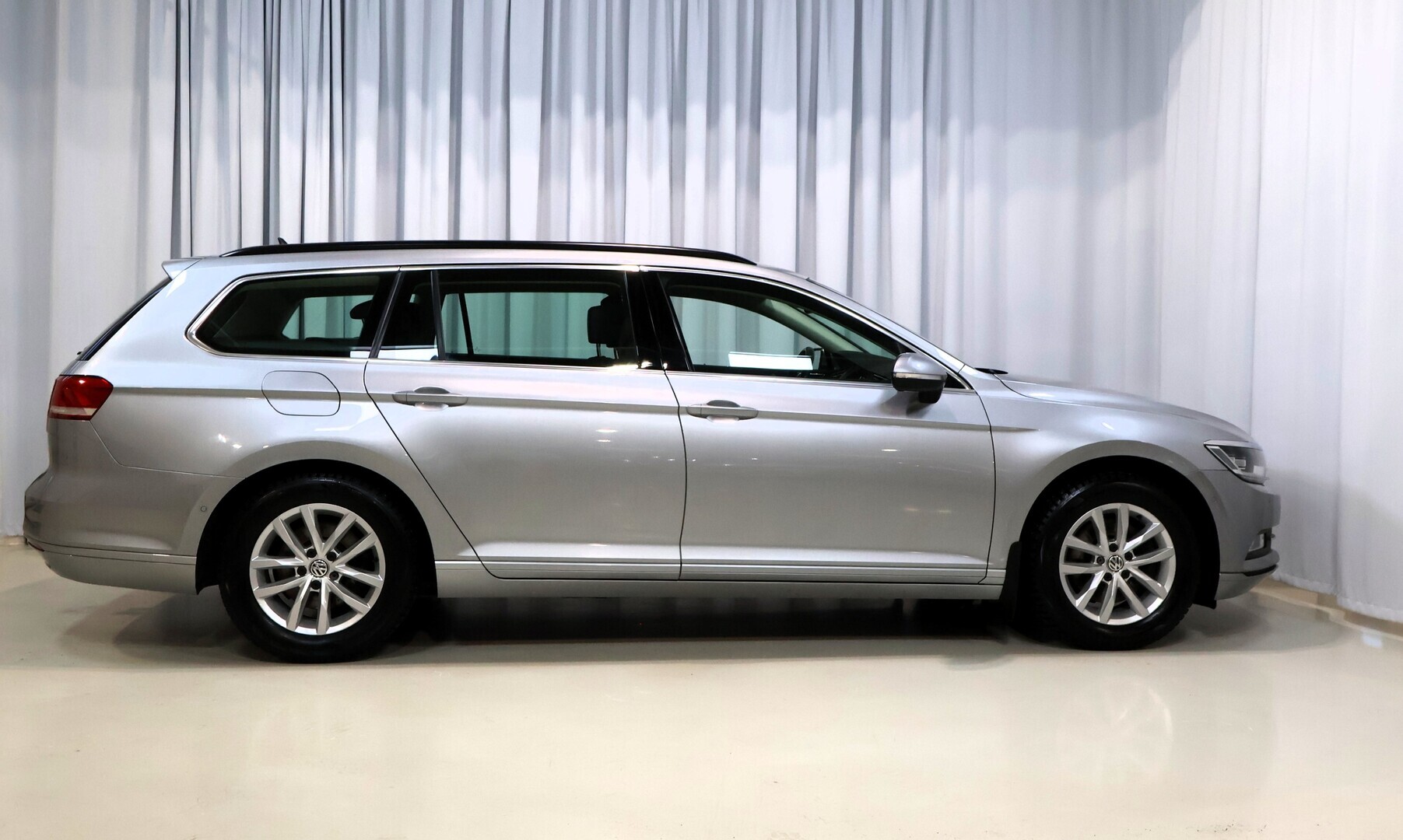 VOLKSWAGEN Passat 2018