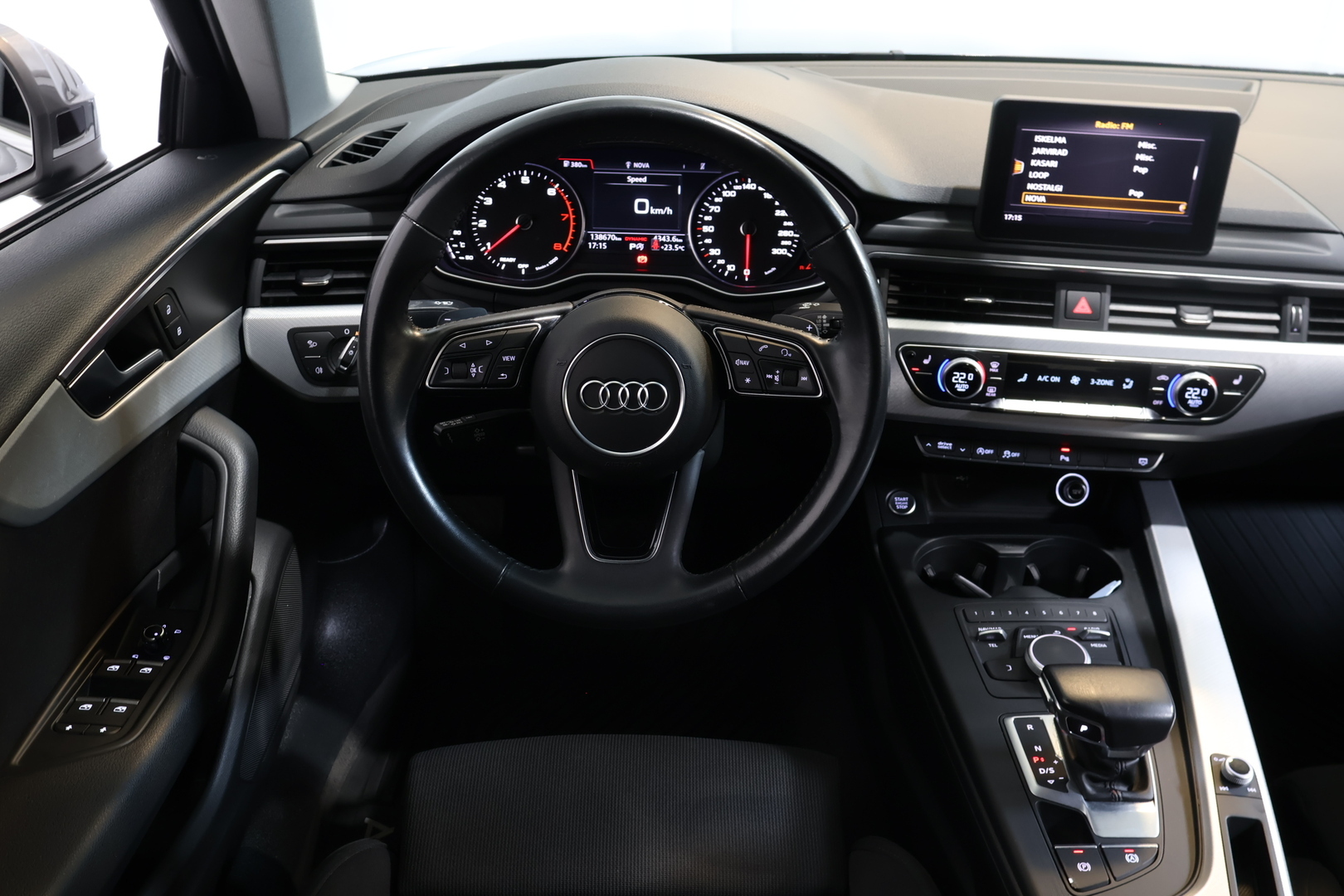 AUDI A4 2018
