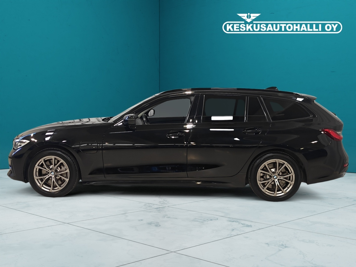 BMW 330 2020