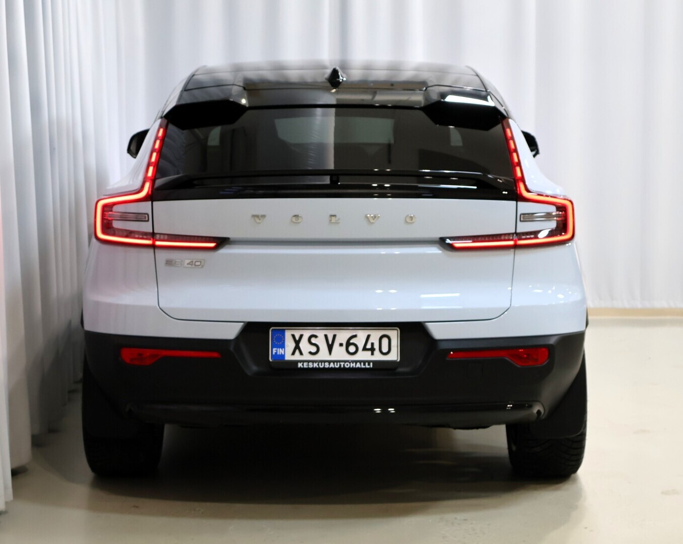 VOLVO EC40 2025