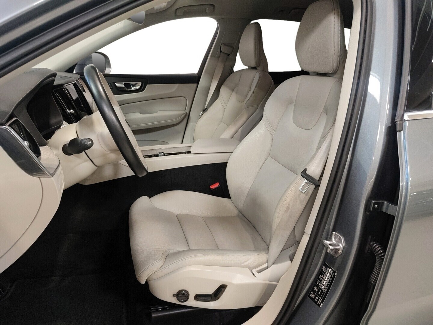 VOLVO XC60 2021
